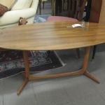 552 2756 COFFEE TABLE